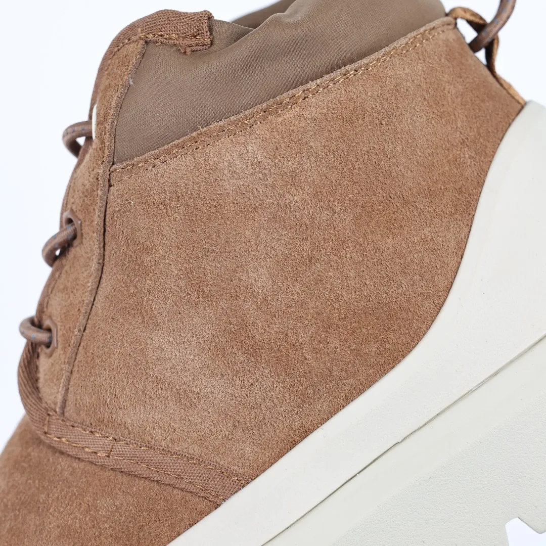 Pick up locally 💰660 Core recommendation Good price It is a very suitable choice for keeping warm in winter and at home. In the new year, uug launched a series of styles, which are partial to the preferences of young consumers and have also moved to the forefront of fashion trends. Shoe body material Water-repellent coated suede upper 17mm UGGPURE™ implantable wool insole Lightweight non-slip comfortable rubber outsole With brand LOGO trademark Comes with a full set of packaging Size: 35 36 37 38 39 40 41 42 43 44 45